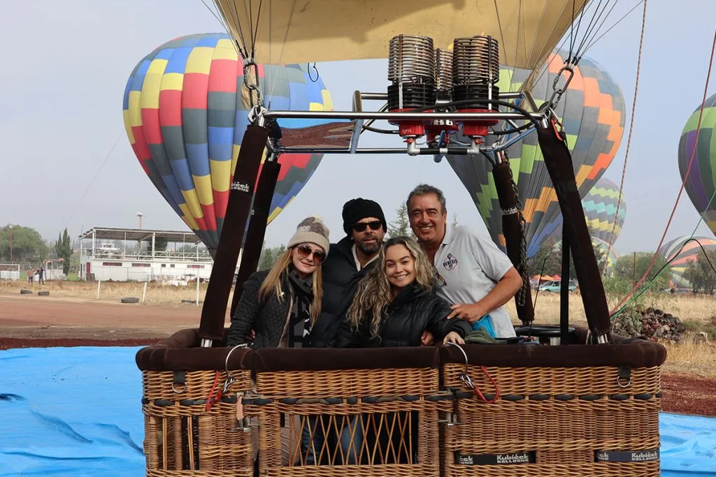 vuelo-en-globo-genesis-fly-magico-full-mexico-teotihuacan-1024x683